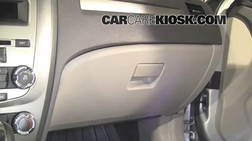 2010 Ford Fusion SE 2.5L 4 Cyl. Air Filter (Cabin) Replace